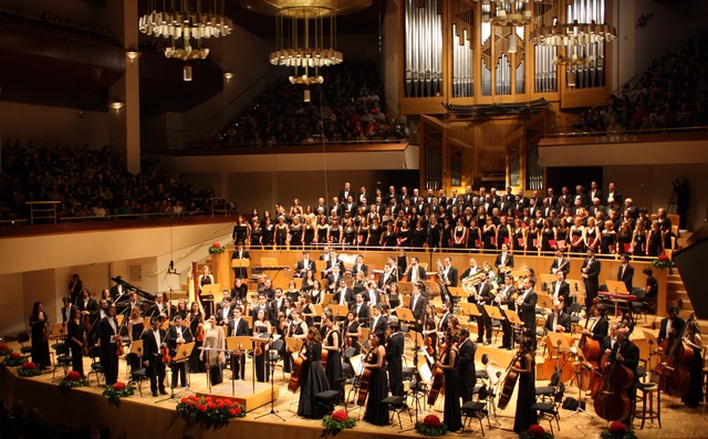 Orquesta-Metropolitana-y-Coro-Talía-en-uno-de-sus-últimos-conciertos-en-el-Auditorio-Nacional